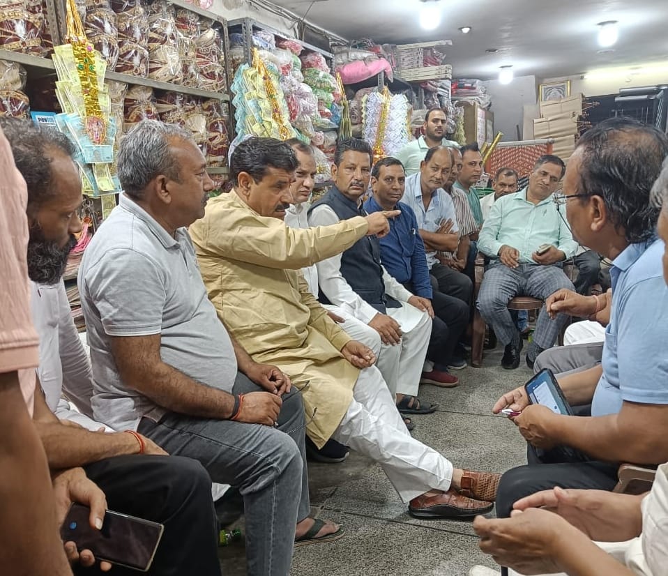 Action will be taken against goods kept on the road