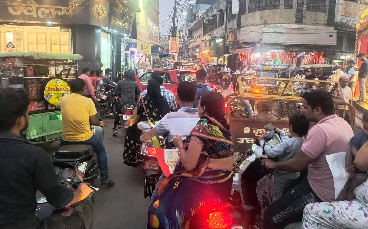 City facing traffic jam amid Karva Chauth shopping