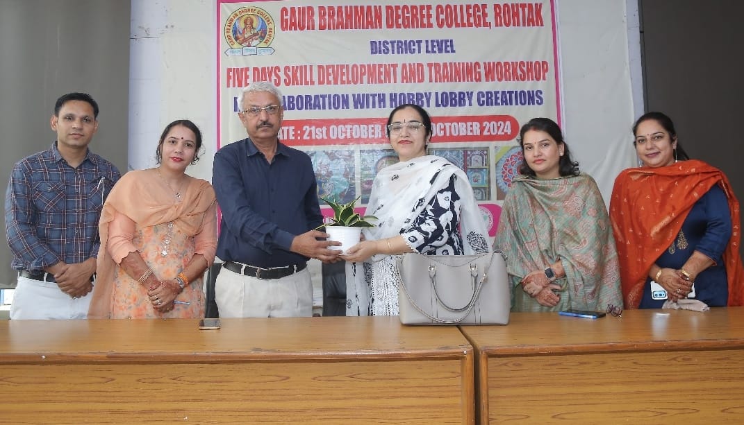 Students will learn mandala art and lamp decoration