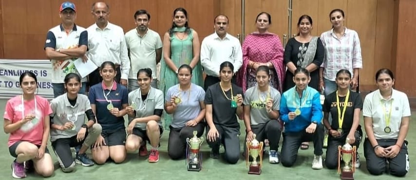 MKJK College Rohtak becomes champion in women's badminton