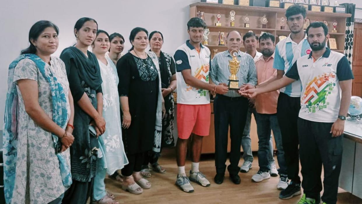 Saini College won silver medal in inter college tournament