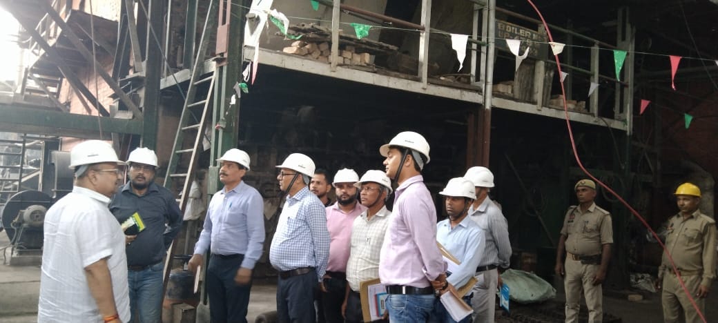 The officers who arrived from Lucknow inspected the repair work in the sugar mill