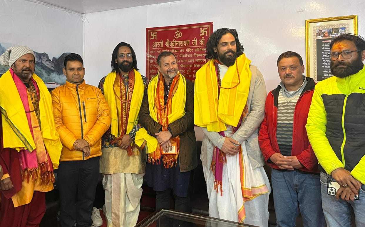 Chamoli: Famous artistes of South film industry reached Badrinath took blessings of Lord Badrivishal