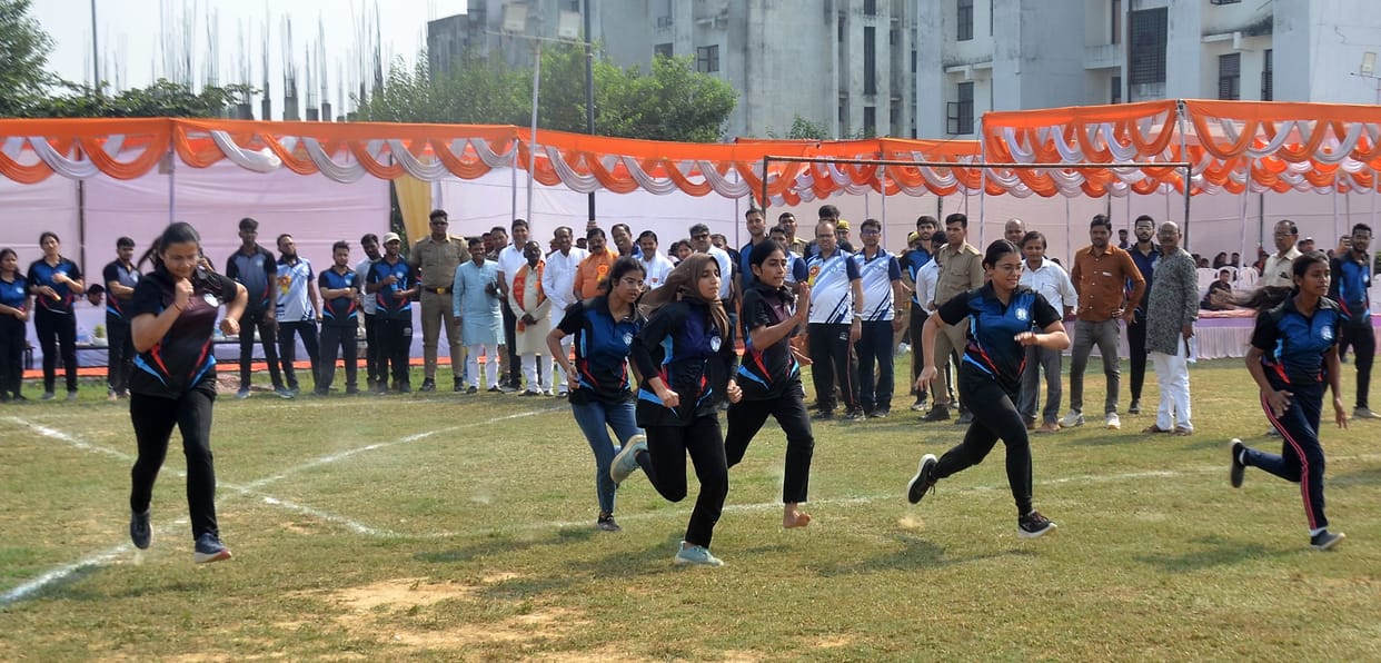 Kiran and Sarfaraz got first place in 100 meter race