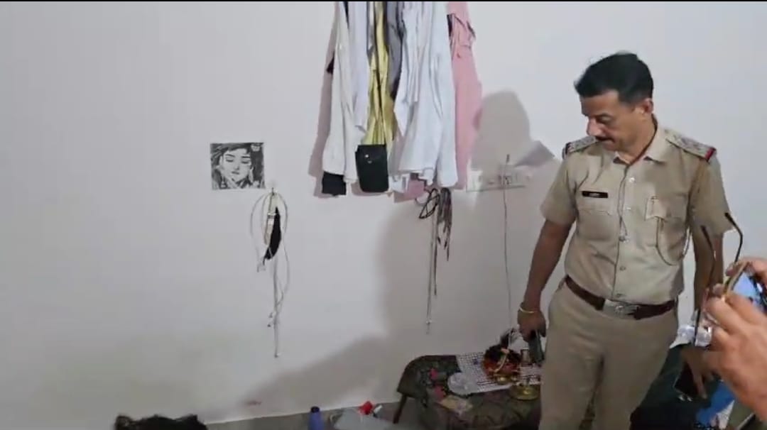 Ajmer News: The body of a young woman found soaked in blood in a married man's flat