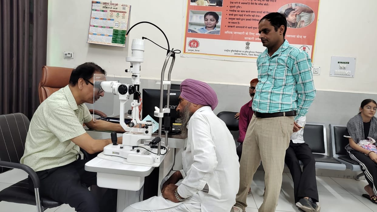 Pollution affects eyes, OPD increased by 30% in civil hospital