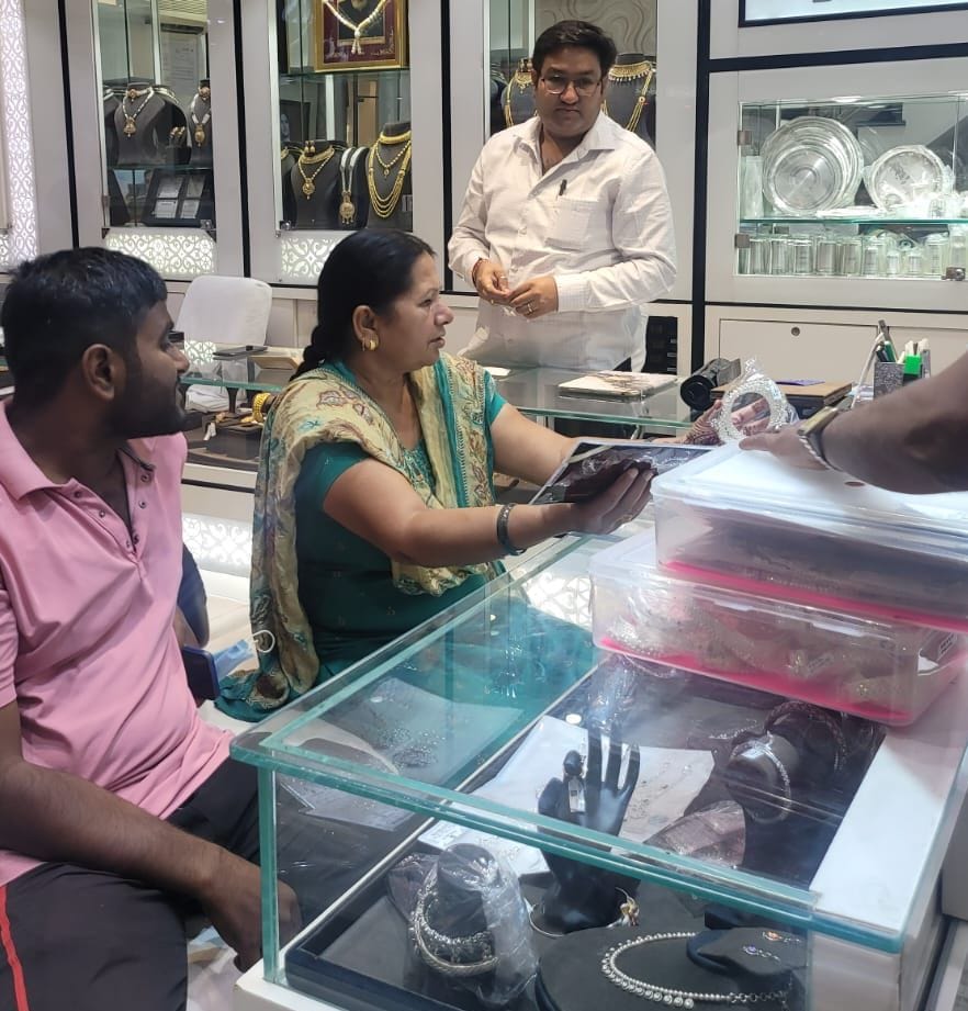 Rise in the prices of gold and silver, people are buying heavily