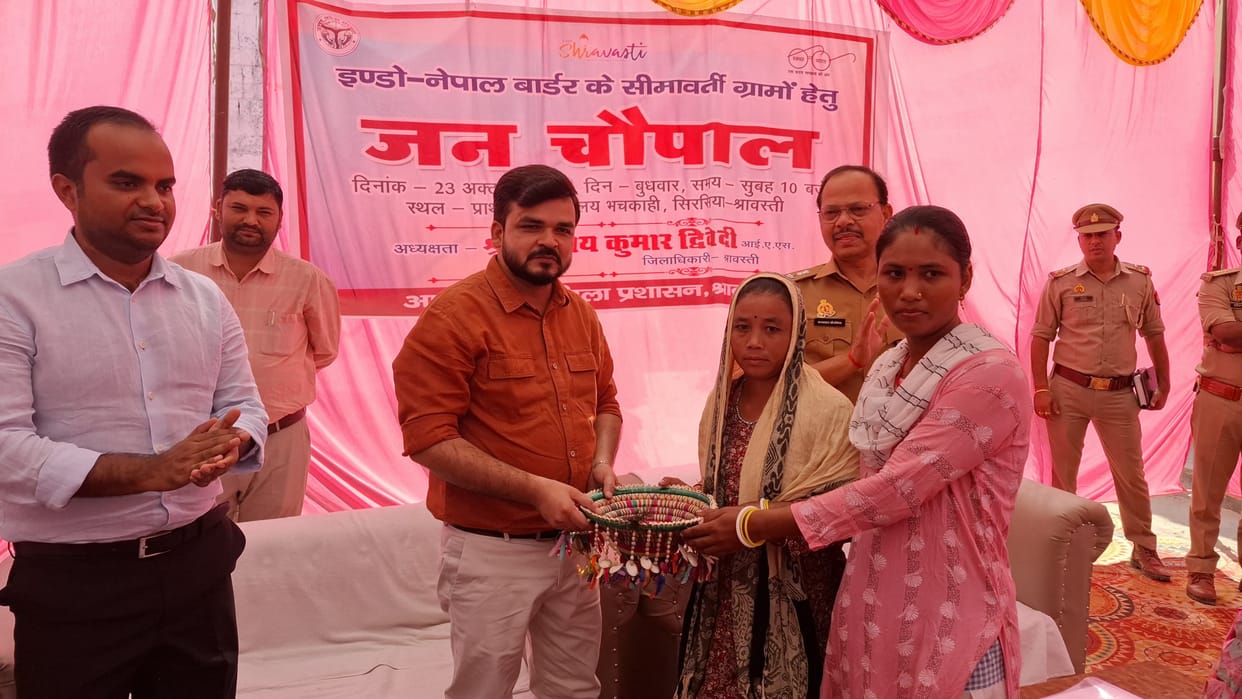DM listened to the problems by setting up a chaupal in Bhachkahi