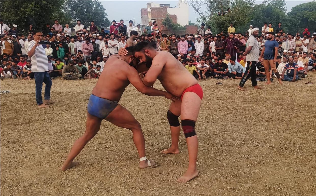Wrestling between Naseem Kairana and Rinku Sonipat ended in a draw