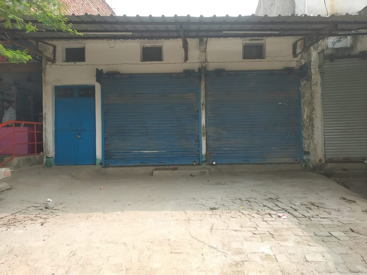 Gorakhpur News: Hospital without banner, operator absconding after mother's death