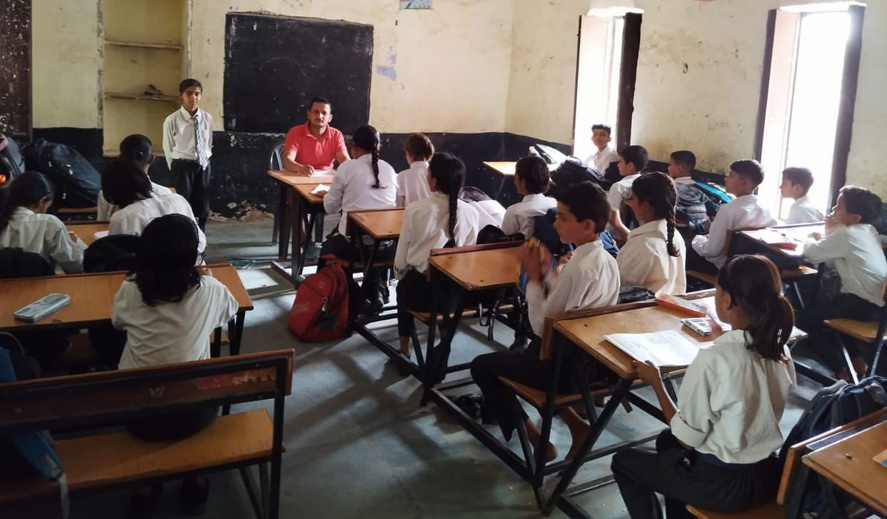 Classes held in Hadodi school