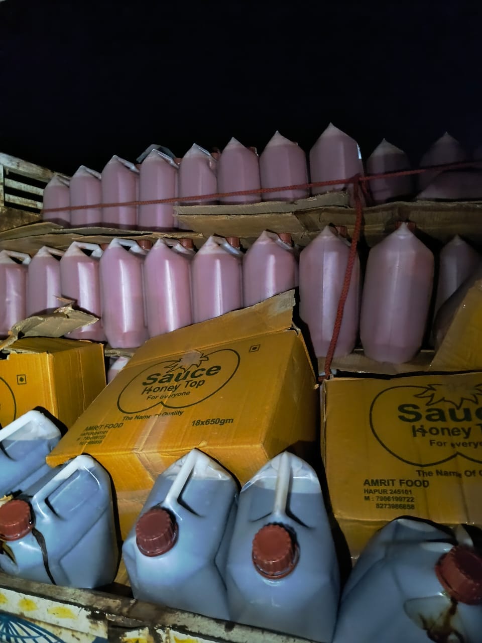Seven quintals of smelly sauce being sold in the market caught