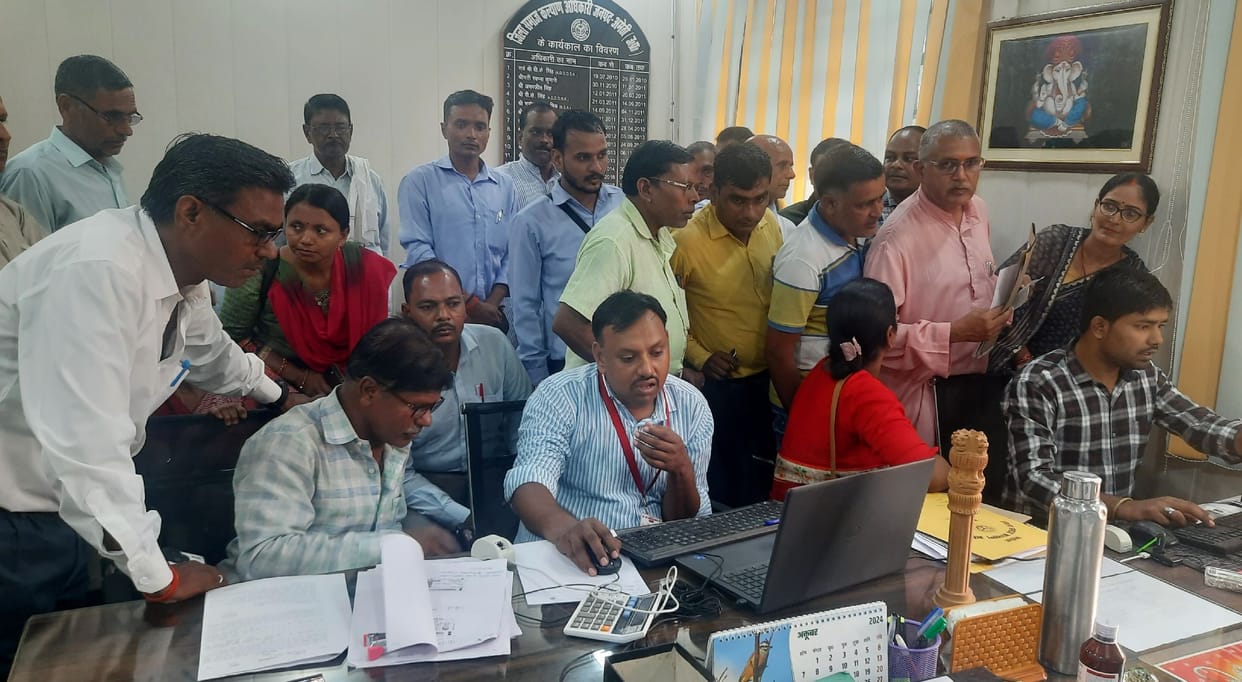 Principals of colleges worried due to server being down