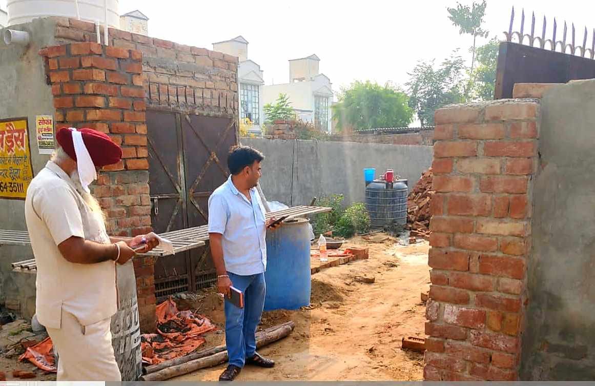 Councilor started construction of building on municipal land, team got it stopped