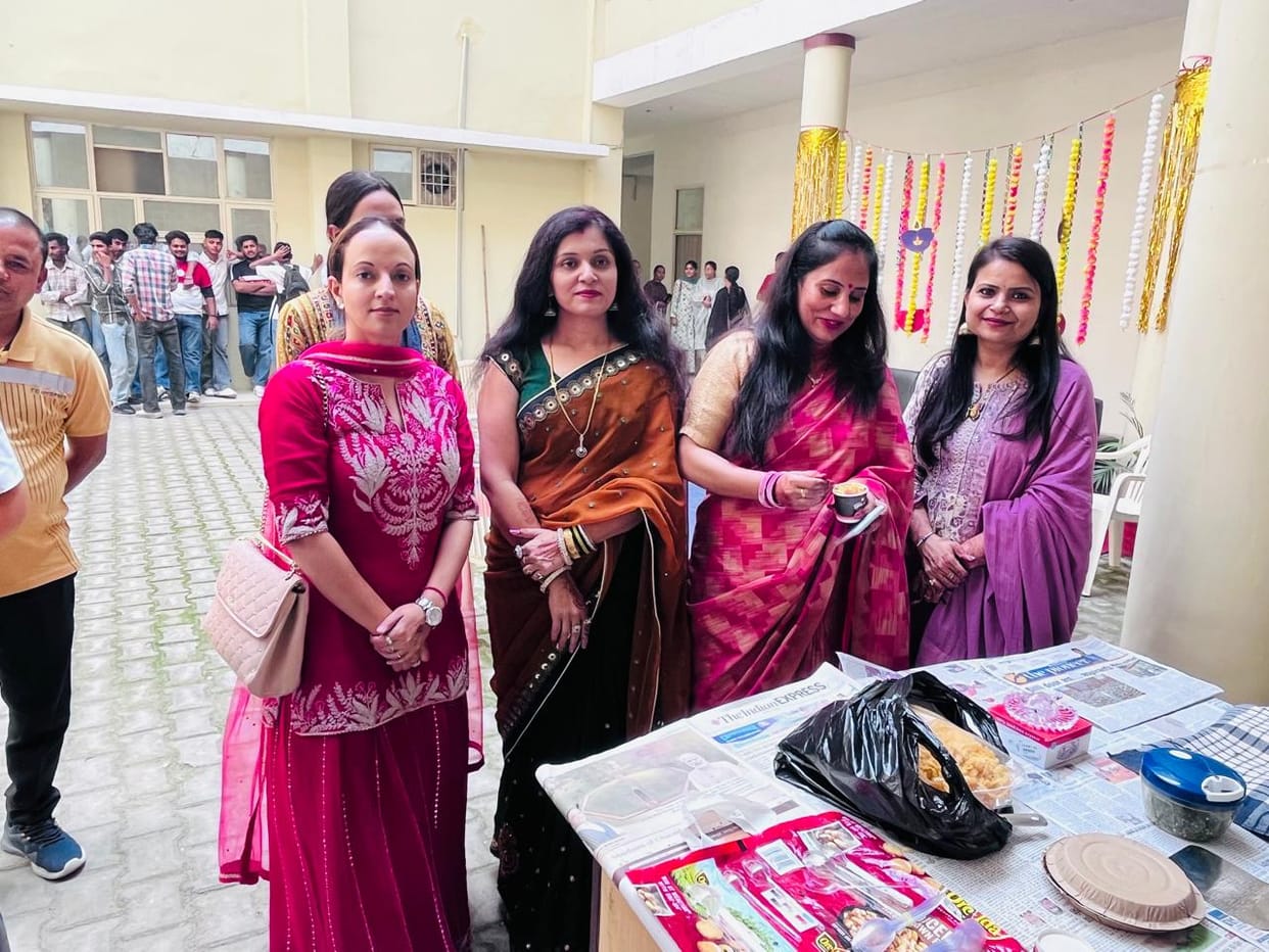 Nikita, Mehak and Sonam won the hearts of the audience in Diya and thali decoration.