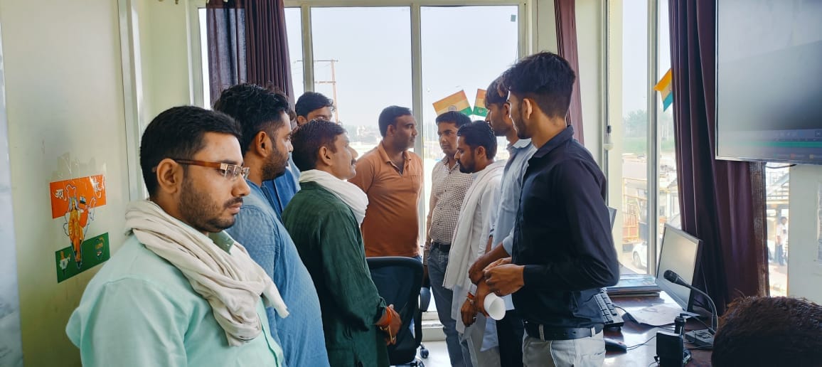 Congress workers create ruckus at toll