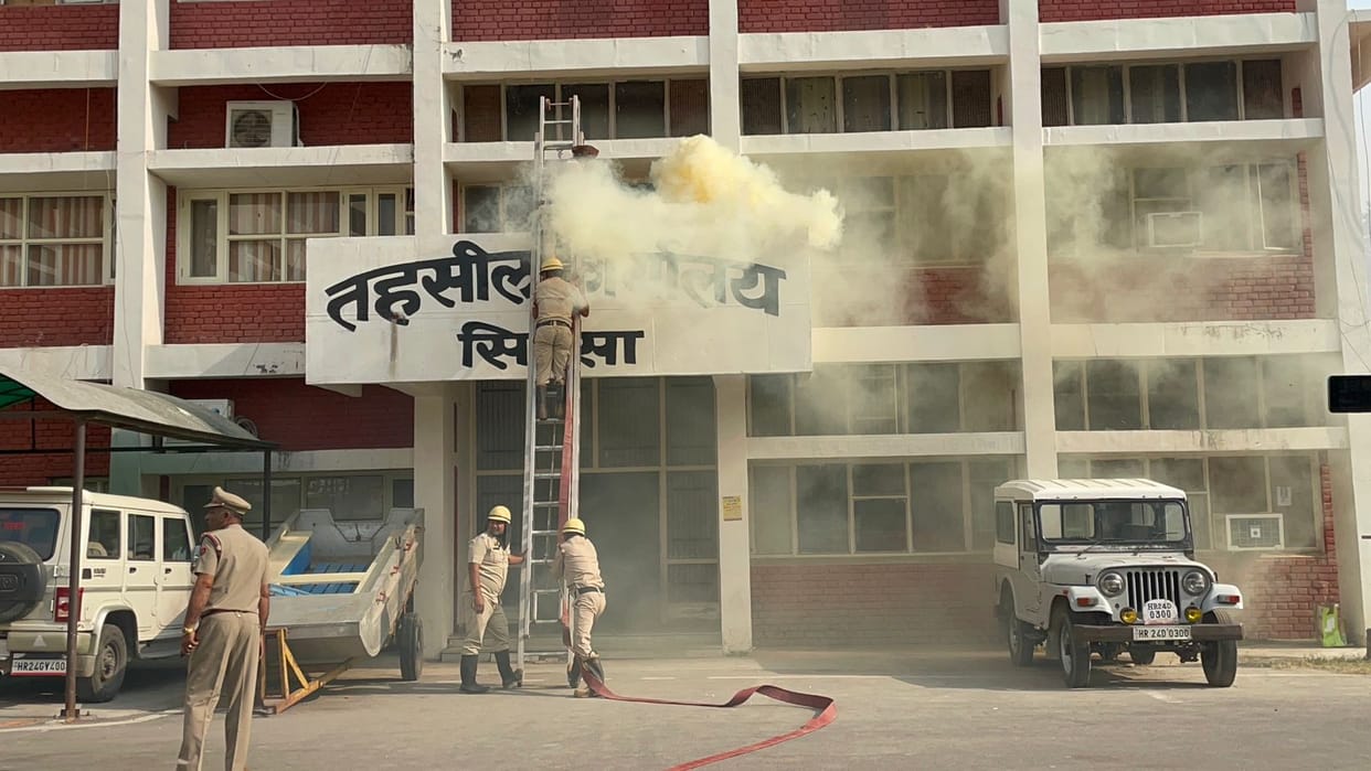 Mock drill: Fire causes panic in Mini Secretariat, firefighters rush to save employees