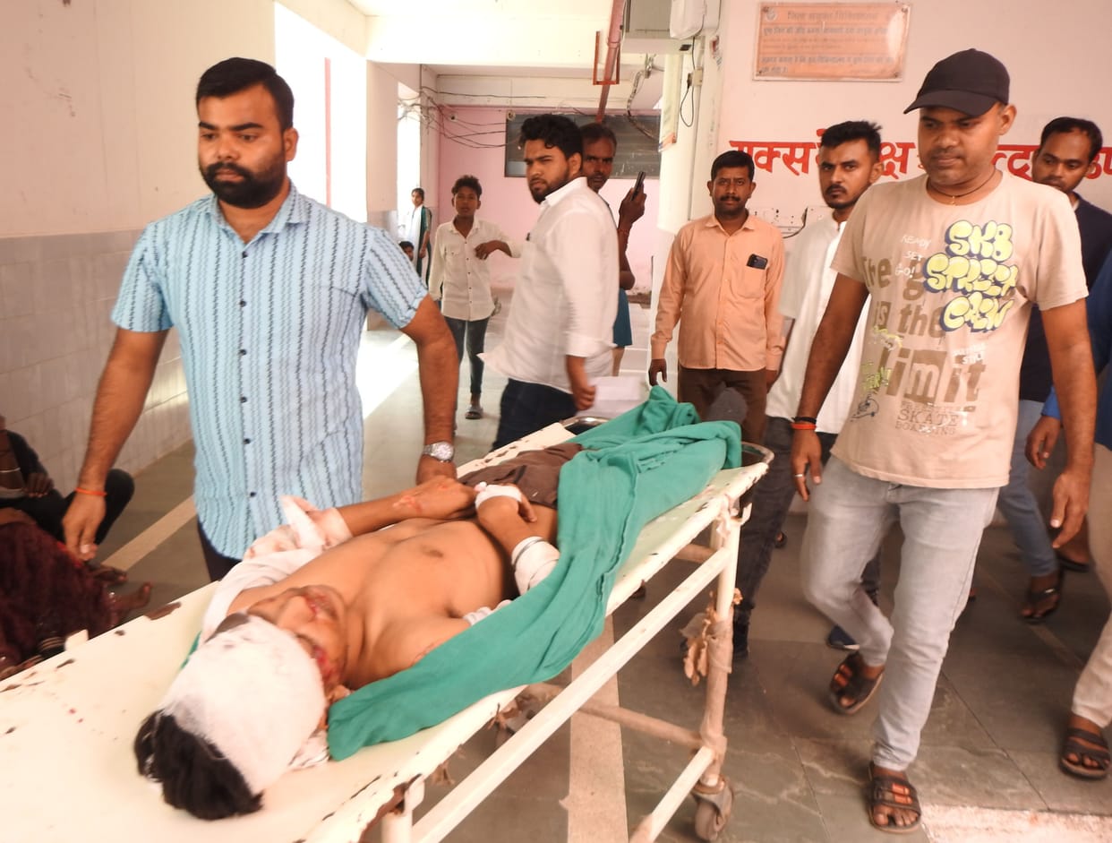 Uncontrollable truck crushed four people, one died