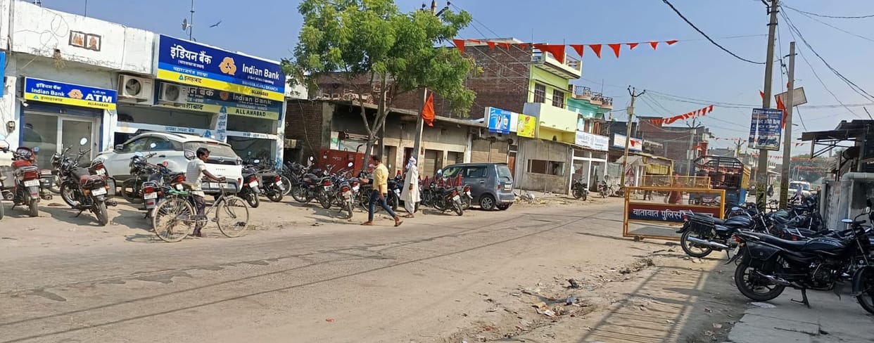 Amidst police security, brightness started returning to Maharajganj