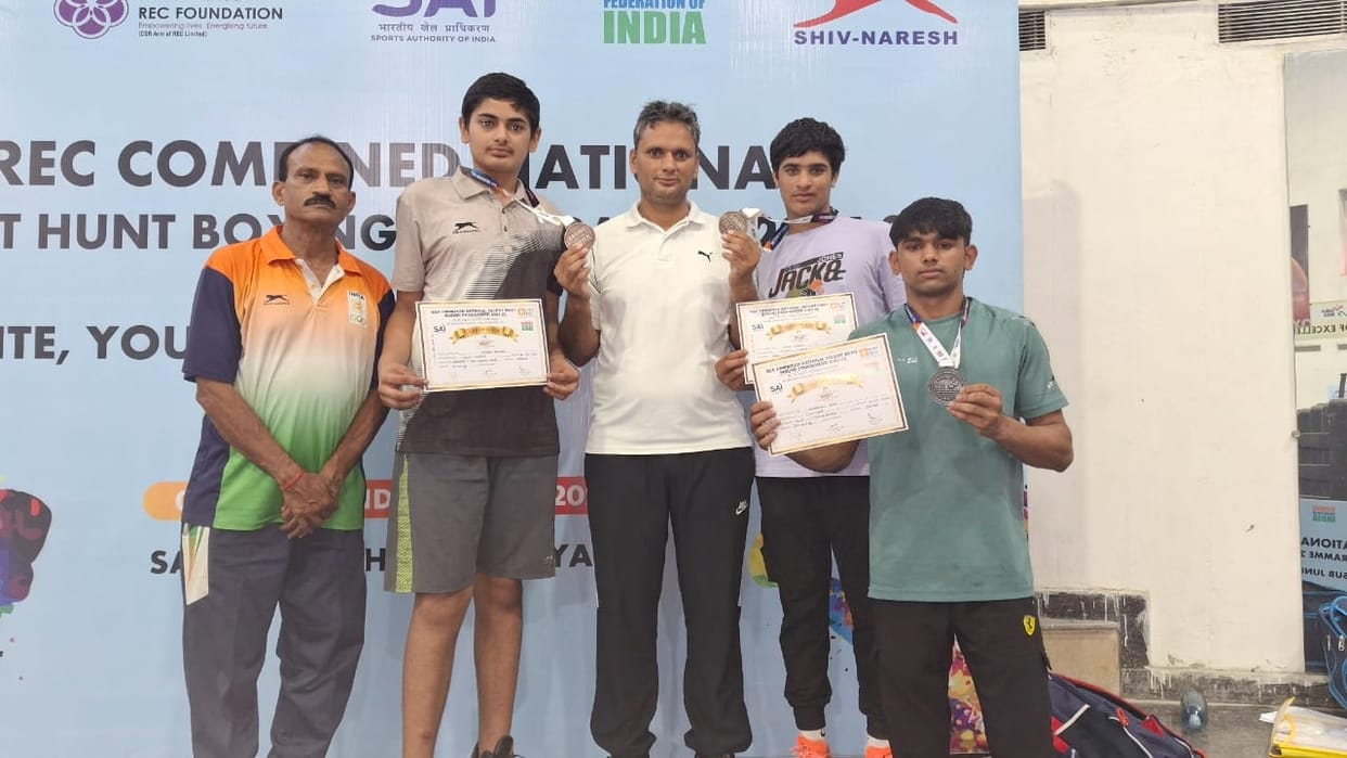 Boxers from the district dominated the national boxing competition, won four medals