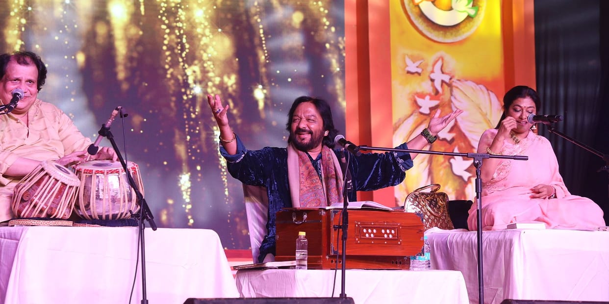 There was a lot of applause on the jugalbandi of Roop Kumar and Sonali.
