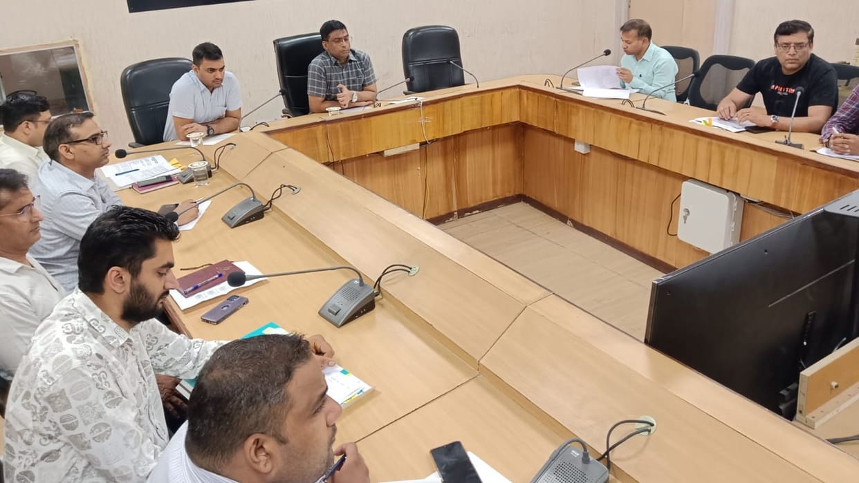 Officials should keep the central schemes updated: Secretary