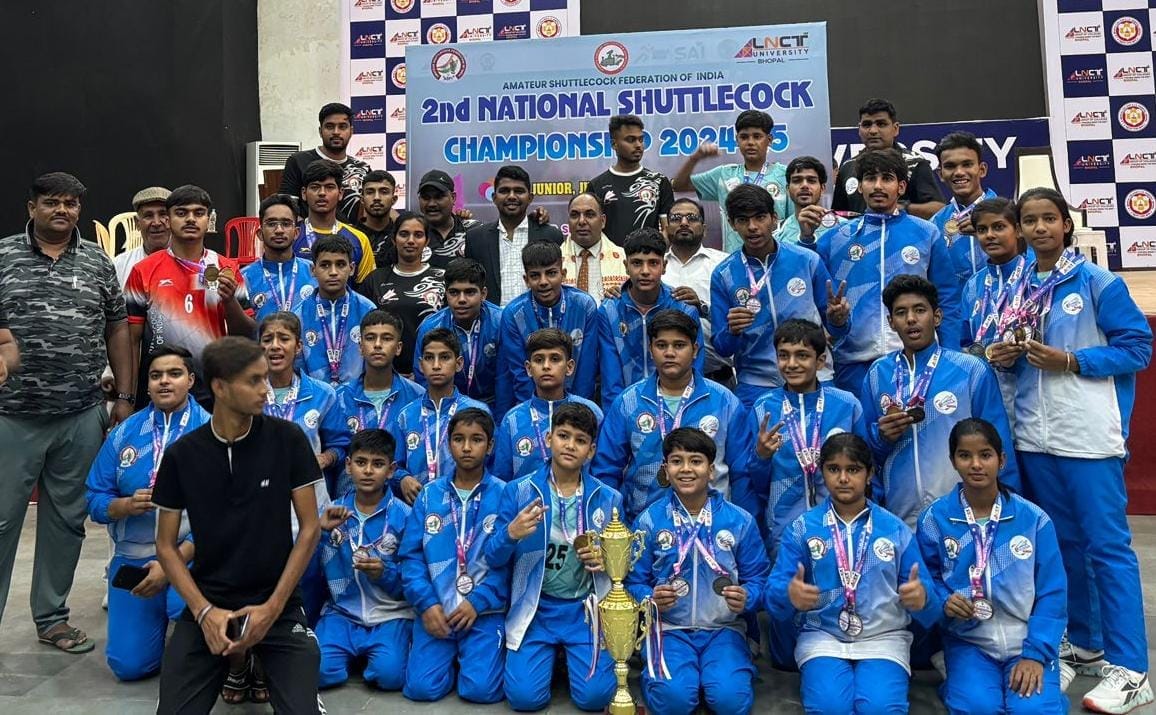 36 players won medals in shuttlecock competition