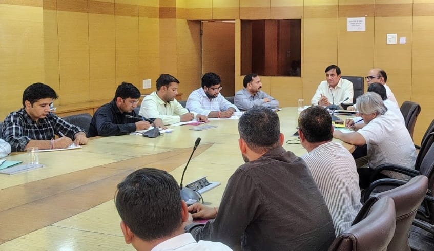 Commissioner said- Leave the excuses, show the work done on the ground, garbage should not be seen on Diwali