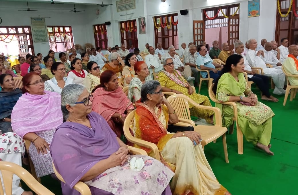 Attain God's opulence through pure knowledge, action and worship: Acharya