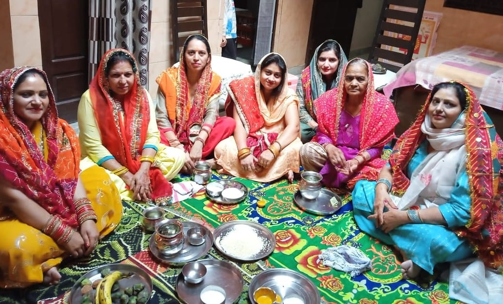 Mothers kept fast for the long life of their children