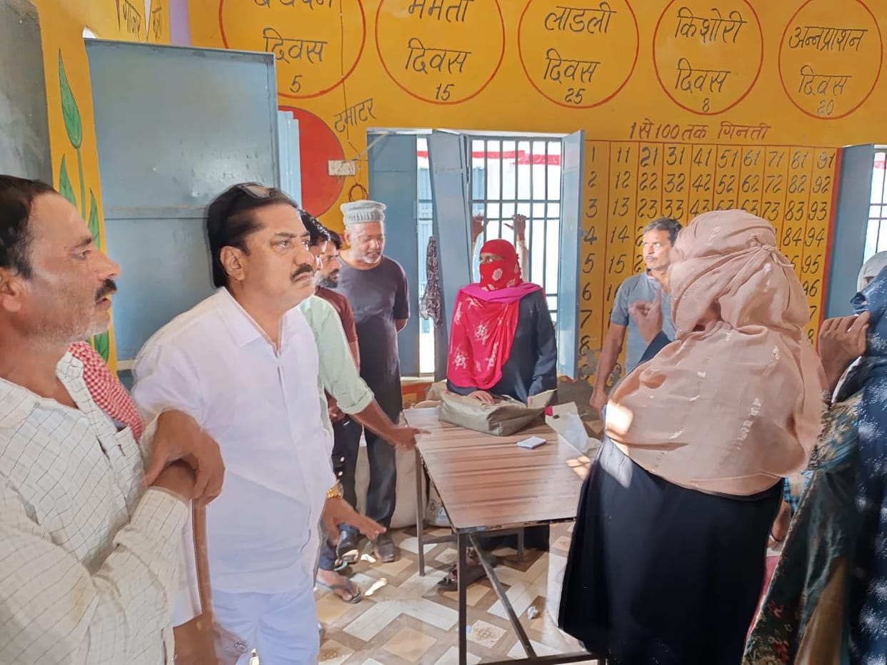 Women wandering for old age and widow pension