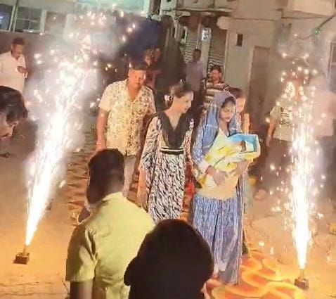 Diwali celebrated on birth of daughter