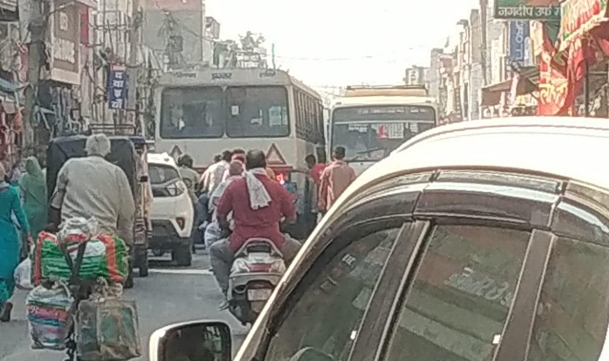 Route diversion plan is not being followed, there is jam in the market