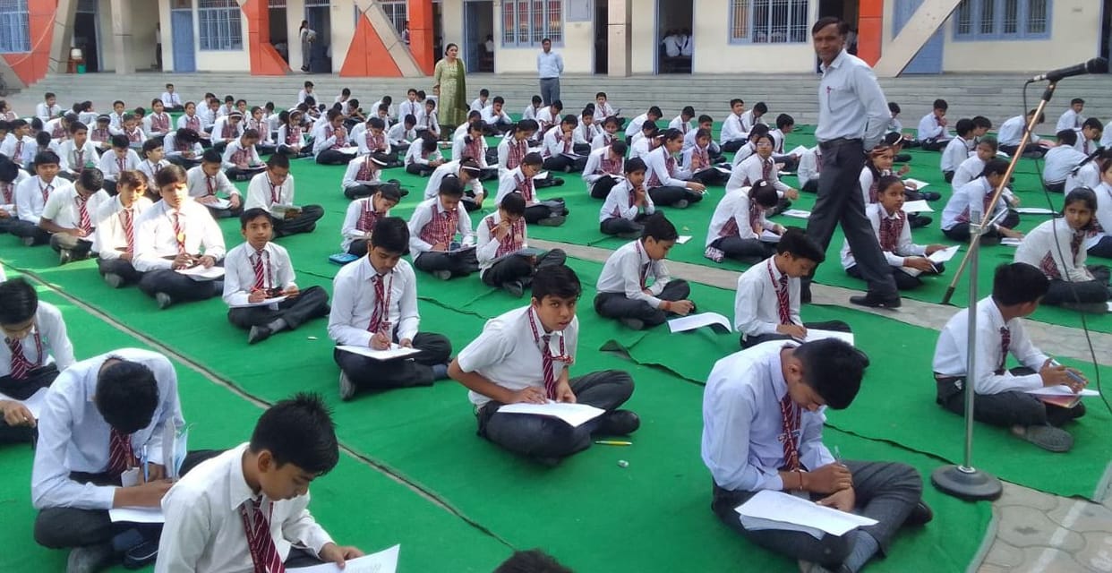 1700 students from 22 schools participated in the quiz.