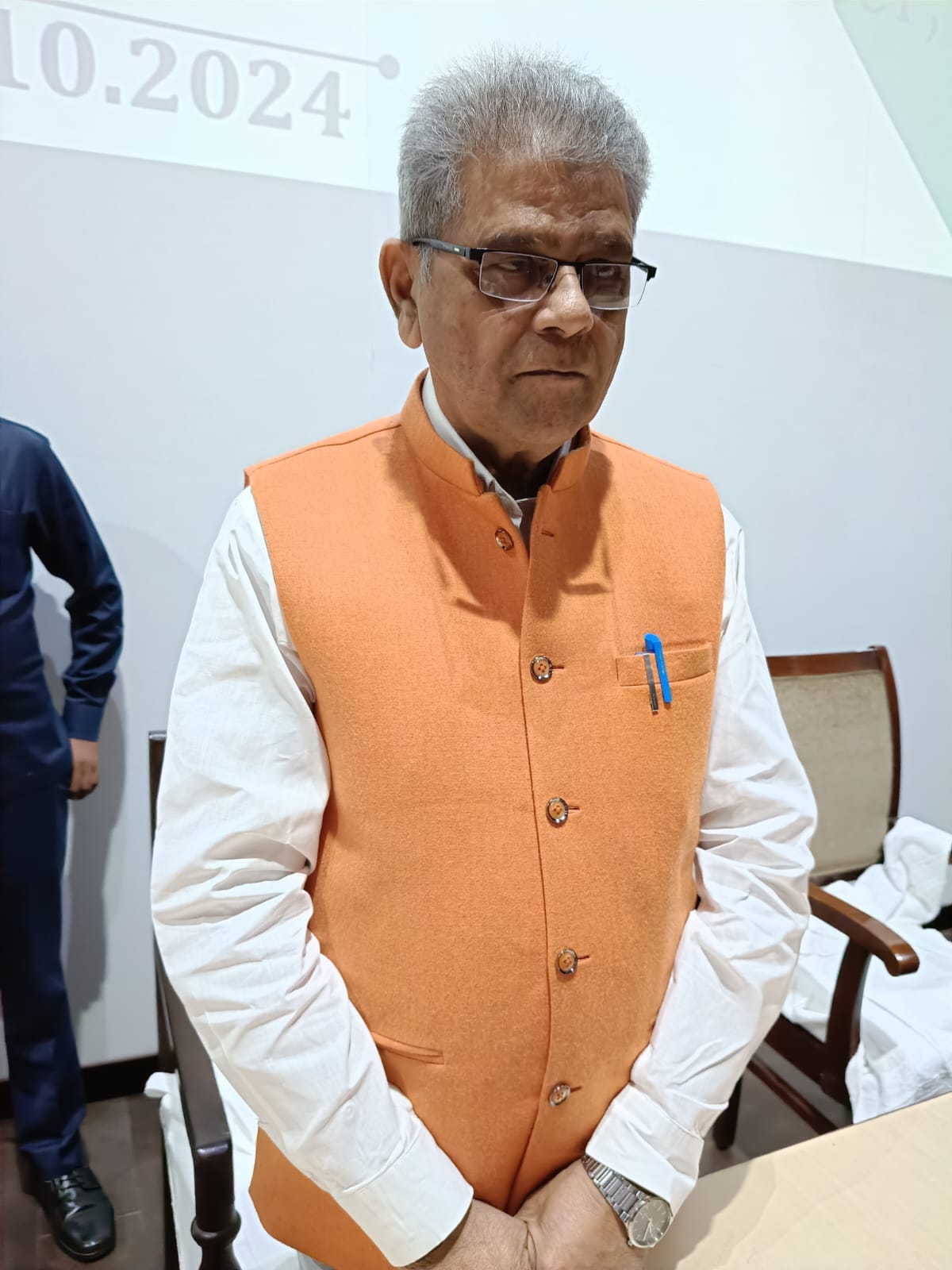 Environment Minister's advice to improve air quality, walk on foot