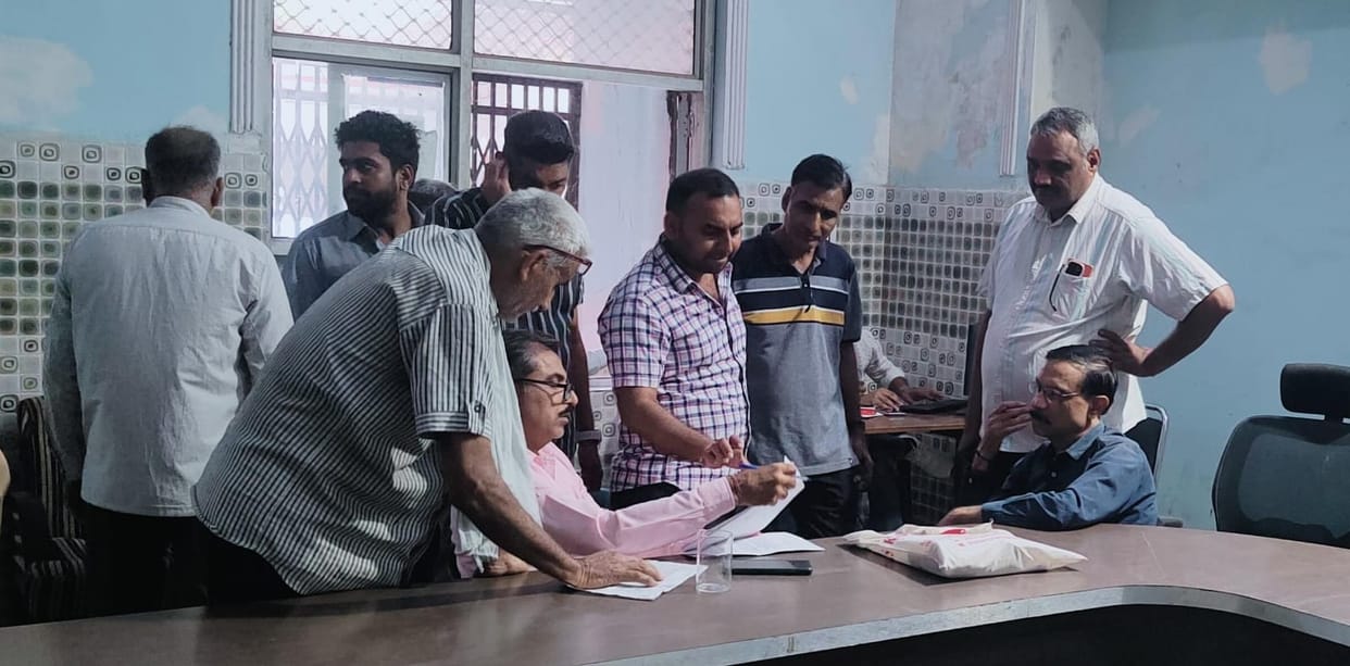 100 complaints were received in four days, only 16 were resolved