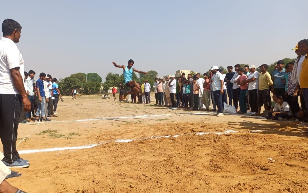 Ritika first in 200 meter race, Badal first in 1600 meter race