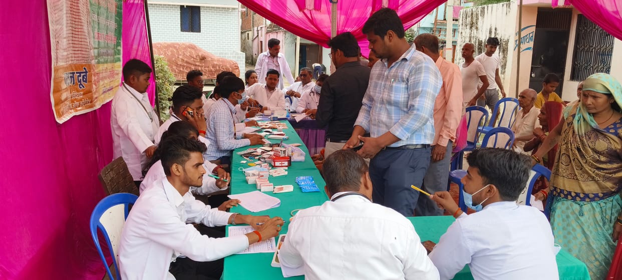 Health check-up of 131 people was done and free medicines were given.