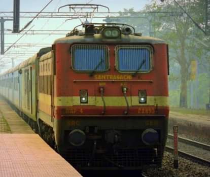 12 Puja special trains will run via Gorakhpur, making travel to Delhi and Kolkata easier.