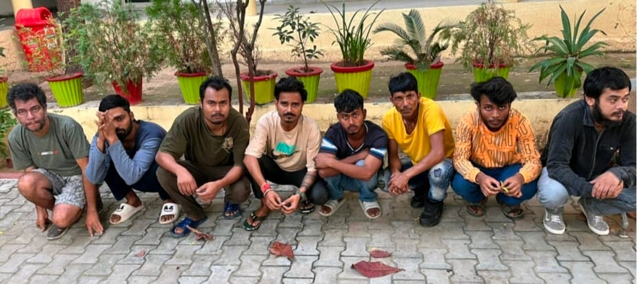 Sirohi News: Eight people arrested for committing fraud by making online calls, four laptops also seized