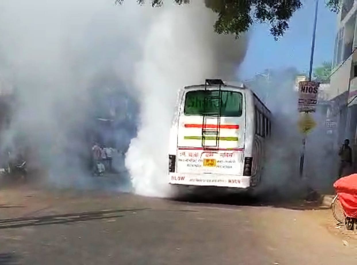 The bus was saved from becoming a ball of fire, suddenly heavy smoke started coming out