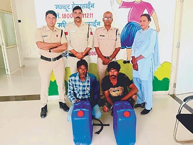 Ujjain News miscreant who stole from 40 places was arrested with liquor 70 liters seized