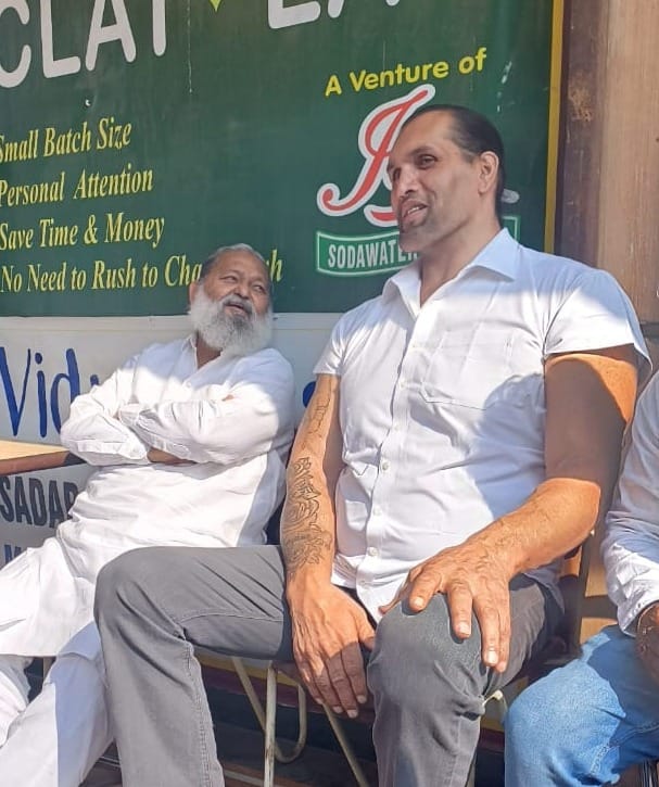 Aam Aadmi Party blames others: Vij