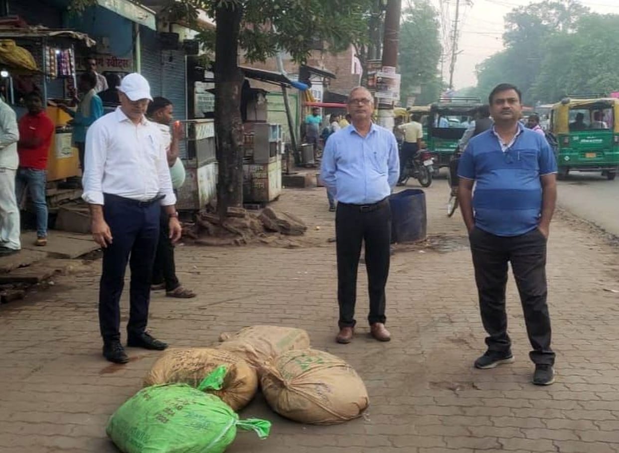 Two quintals of mawa seized from Azamgarh depot bus