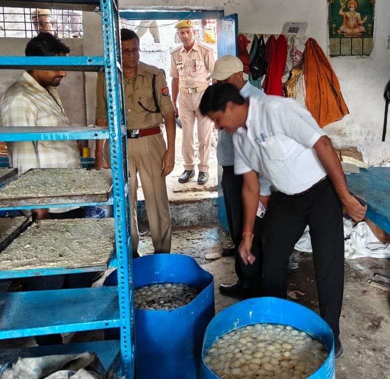2.40 quintals of contaminated sweets destroyed, samples of 7 taken