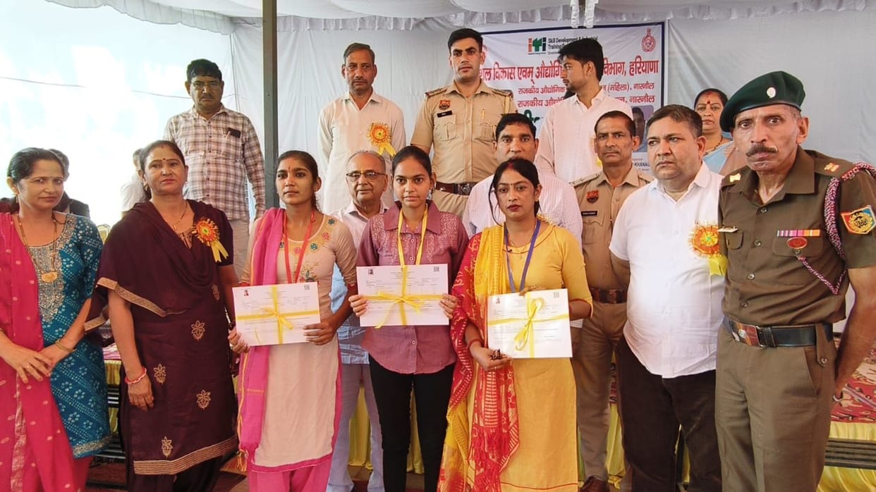 The faces of the students lit up after receiving the medals.
