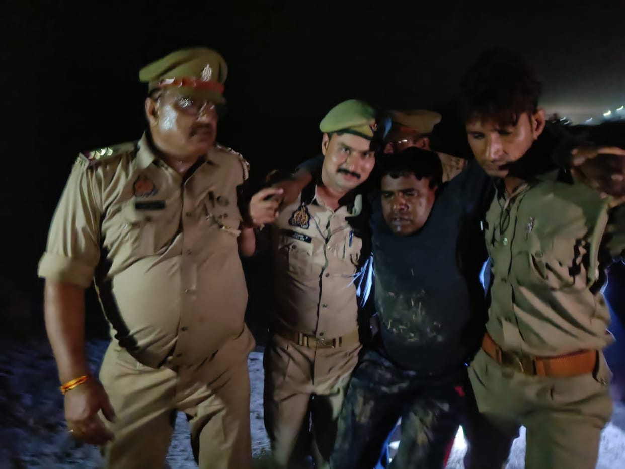 Police encounter with gangster, shot in leg, more than 18 criminal cases registered