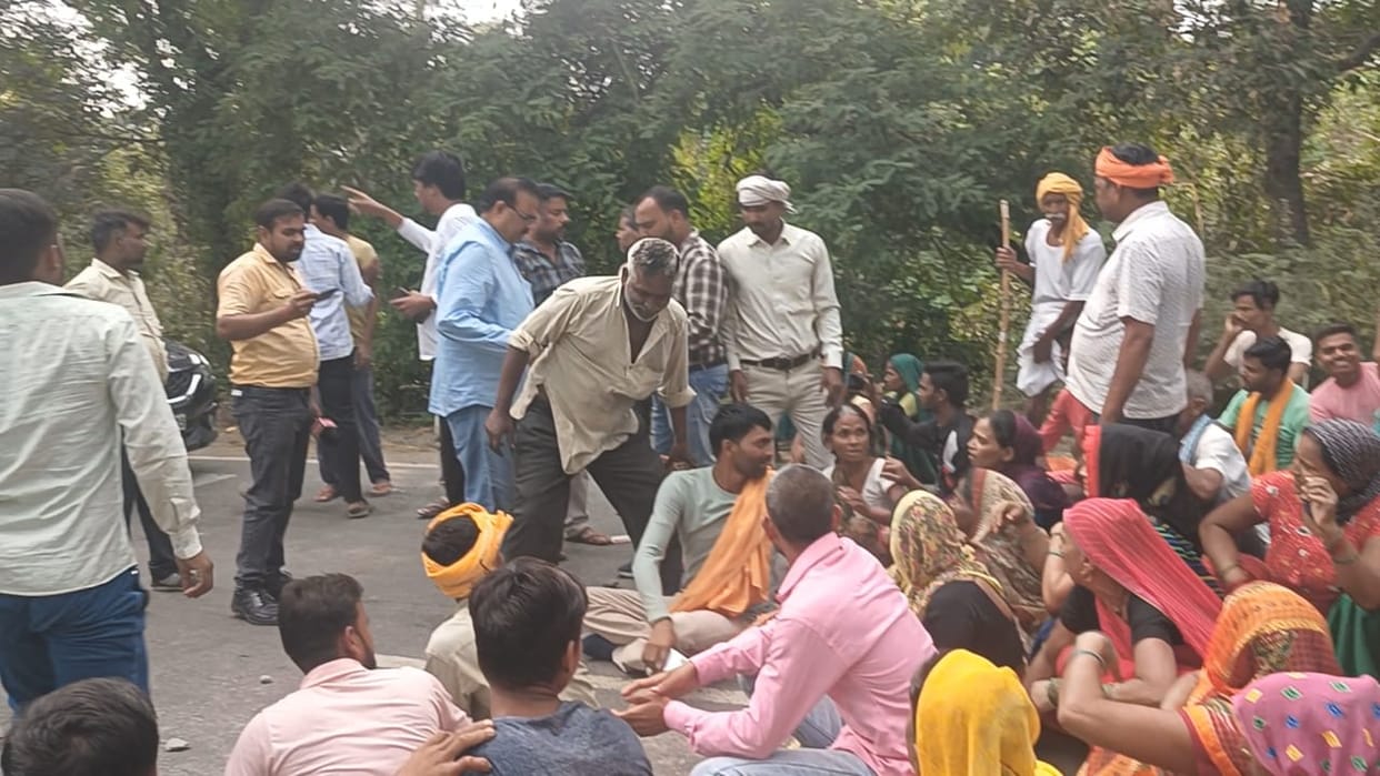 No clue of the missing girl, relatives blocked the road