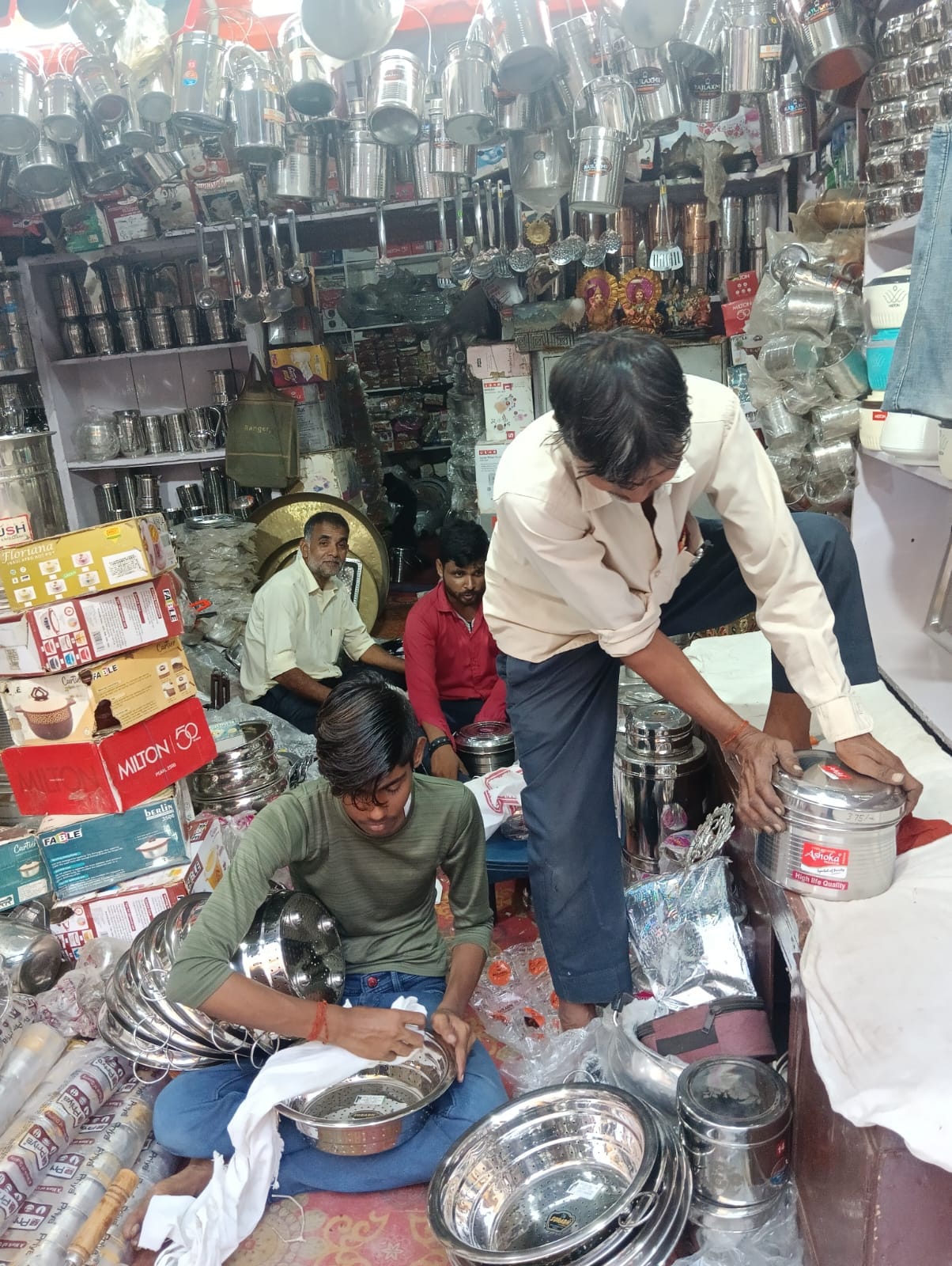 Dhanteras: Markets are decorated to welcome buyers