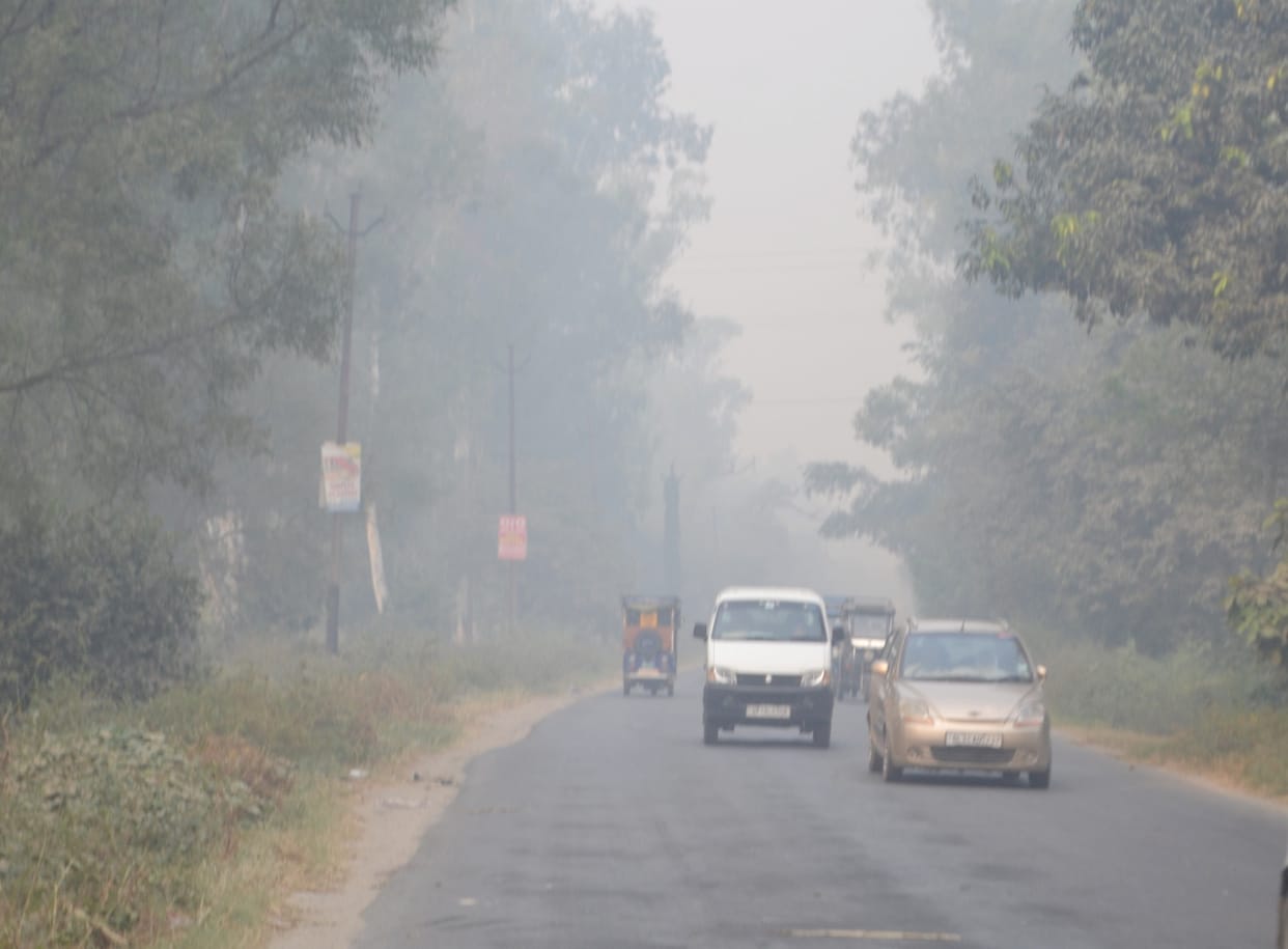 Smog prevails, AQI 162